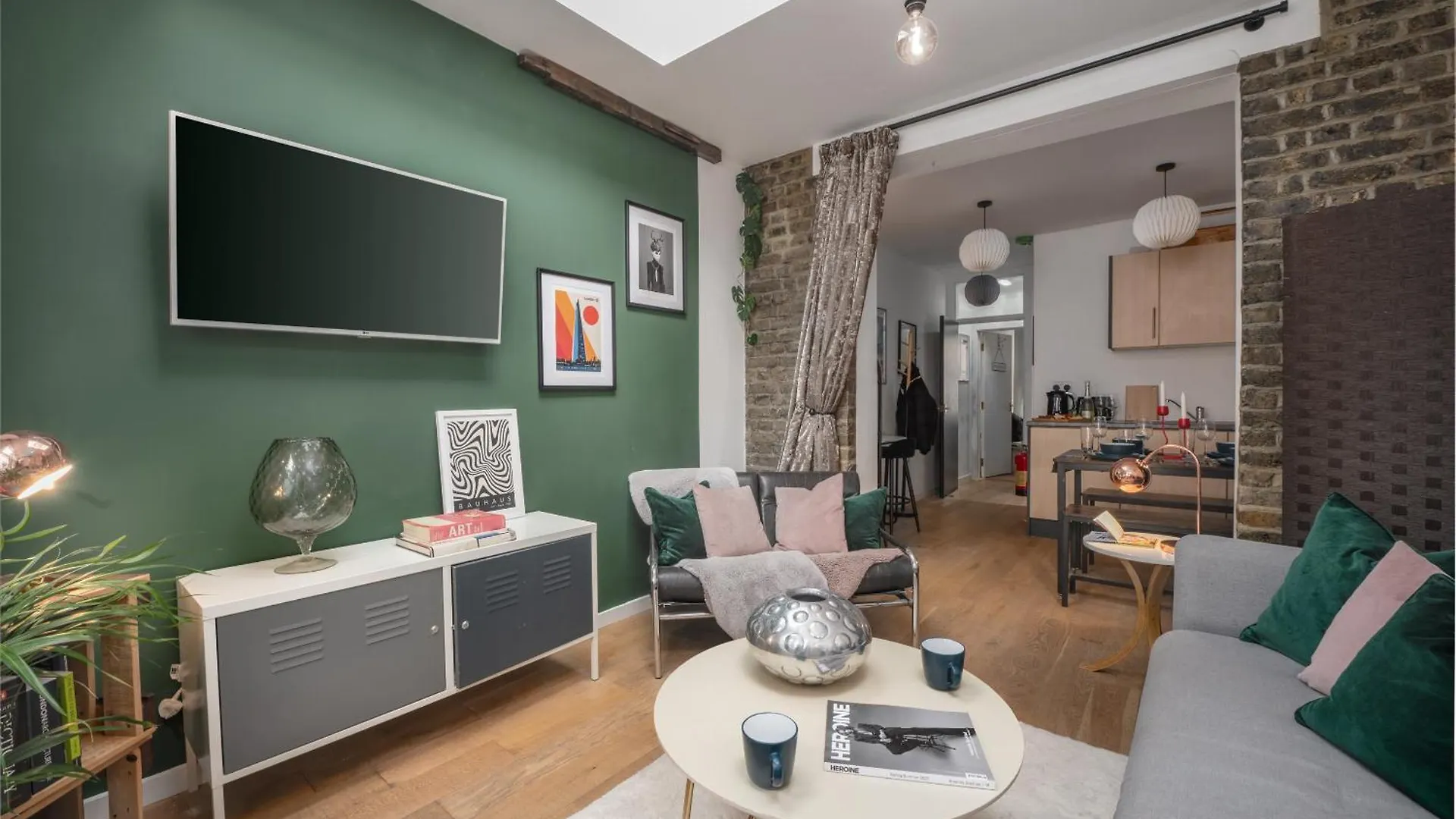 Apartment 1Br Stylish Flat By Hostarahomes, Near Liverpool Street, Prime London Location, Sleeps Up To 4